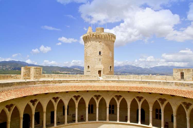 Mejores tours en autobús turístico de Palma – Billetes flexibles, múltiples rutas y atracciones imprescindibles de Palma en 2025 Mejores tours en autobús turístico en Palma, España – Puntos de interés populares, rincones ocultos y vistas panorámicas de Palma en 2025