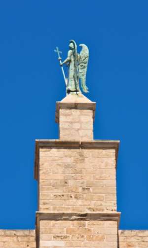 Bájate en las atracciones de Palma con un tour en autobús turístico – Descubre Palma a tu ritmo en 2025 Bájate en las atracciones, museos y monumentos de Palma con un tour en autobús con paradas libres – Paradas prácticas y visita panorámica en 2025